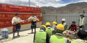 民族团结一家亲 灾后重建心连心——高原上的别样端午节